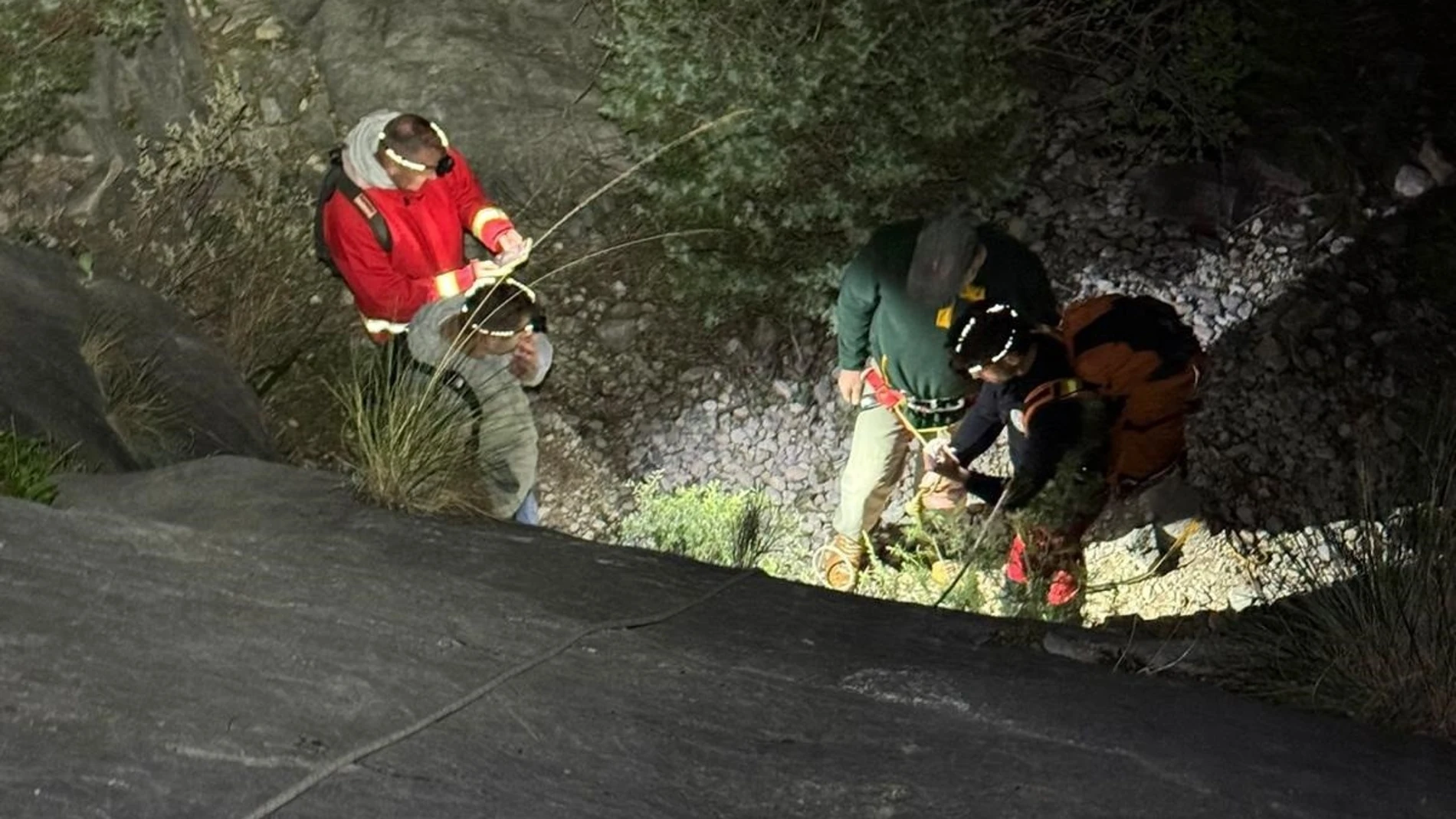 Bomberos de Marbella en plena intervención