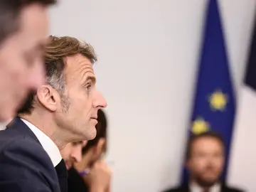 French President Macron attends Coalition of Volunteers video conference in Paris Paris (France), 25/11/2025.- French President Emmanuel Macron participates in a video conference meeting of the Coalition of Volunteers at the Elysee Palace in Paris, France, 25 November 2025. (Francia) EFE/EPA/TERESA SUAREZ / POOL