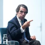 MADRID.-Aznar responde a &Oacute;scar L&oacute;pez: no me gusta discutir con quien no tiene el nivel intelectual para el puesto que ocupa