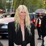 Claudia Schiffer con piel radiante.