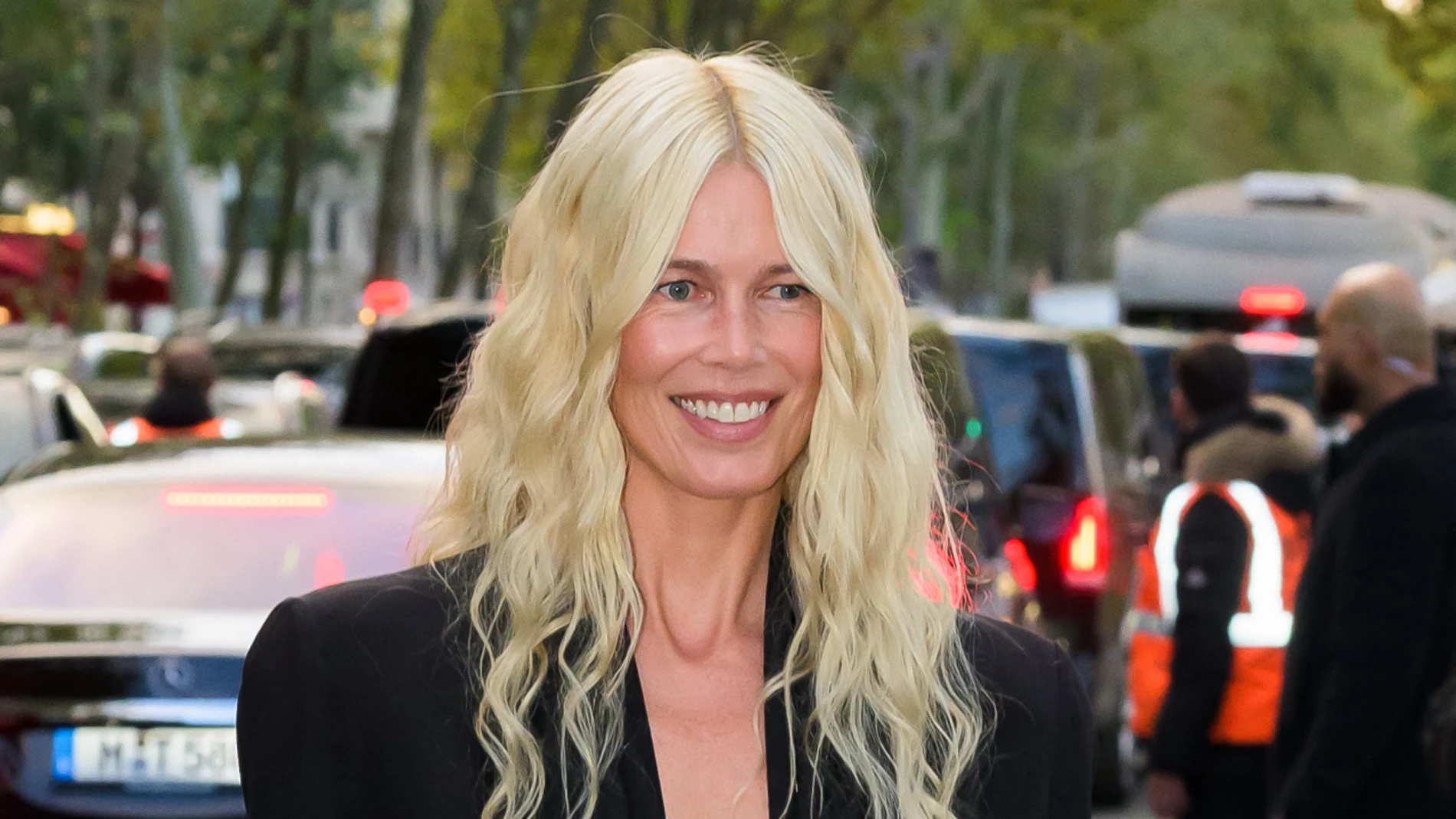 Claudia Schiffer con piel radiante.