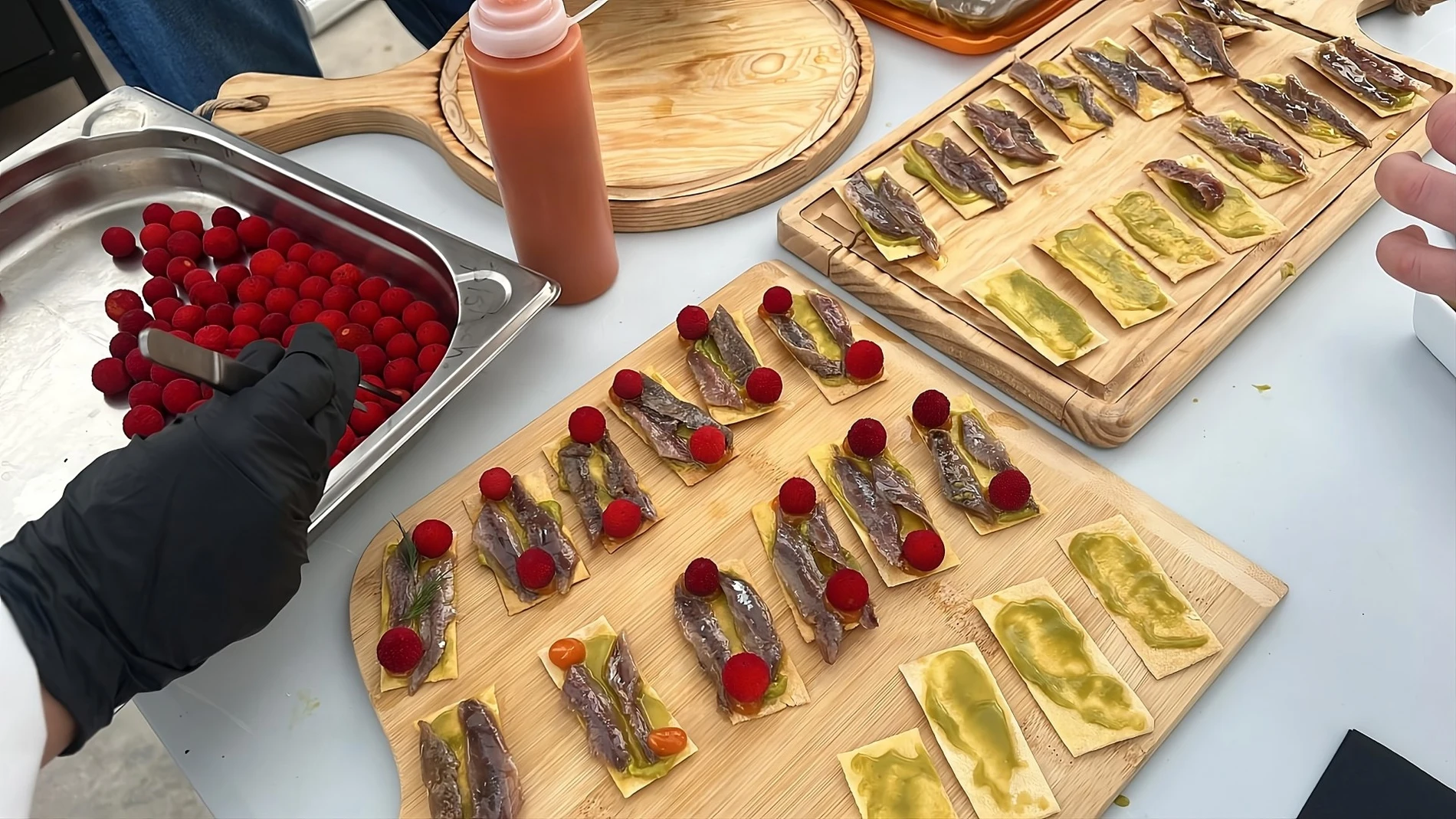 Estos son los nuevos usos culinarios del madroño (que ayudarán a su reforestación)