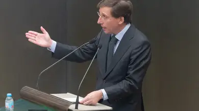 Almeida, a Reyes Maroto: "La última persona que me amenazó con una querella fue Santos Cerdán"