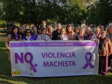 Fern&aacute;ndez apela a la unidad social para combatir la violencia machista y frenar los discursos negacionistas. REMITIDA / HANDOUT por DELEGACION DEL GOBIERNO EN ANDALUC&Iacute;A Fotograf&iacute;a remitida a medios de comunicaci&oacute;n exclusivamente para ilustrar la noticia a la que hace referencia la imagen, y citando la procedencia de la imagen en la firma 25/11/2025