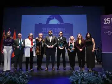 López Miras anuncia un nuevo servicio itinerante para atender a mujeres víctimas de violencia de género en zonas rurales López Miras anuncia un nuevo servicio itinerante para atender a mujeres víctimas de violencia de género en zonas rurales