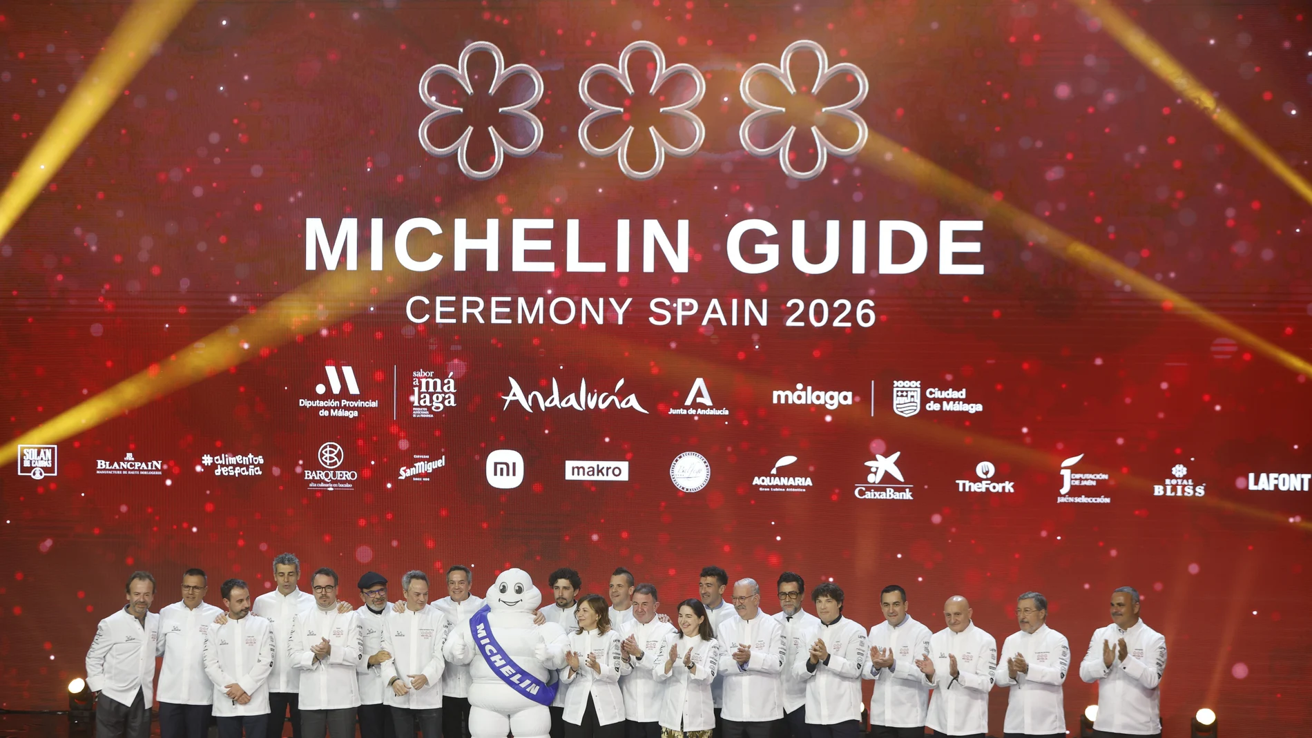 Imagen de los cocineros que han recibido tres estrellas durante la gala de entrega de las Estrellas Michelín 2026, este martes en Málaga.