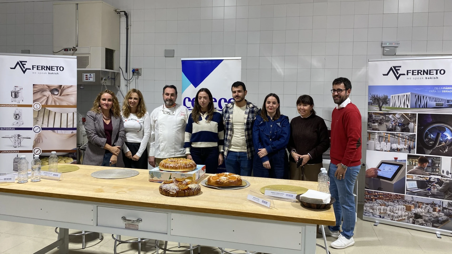 Jurado con los roscones ganadores