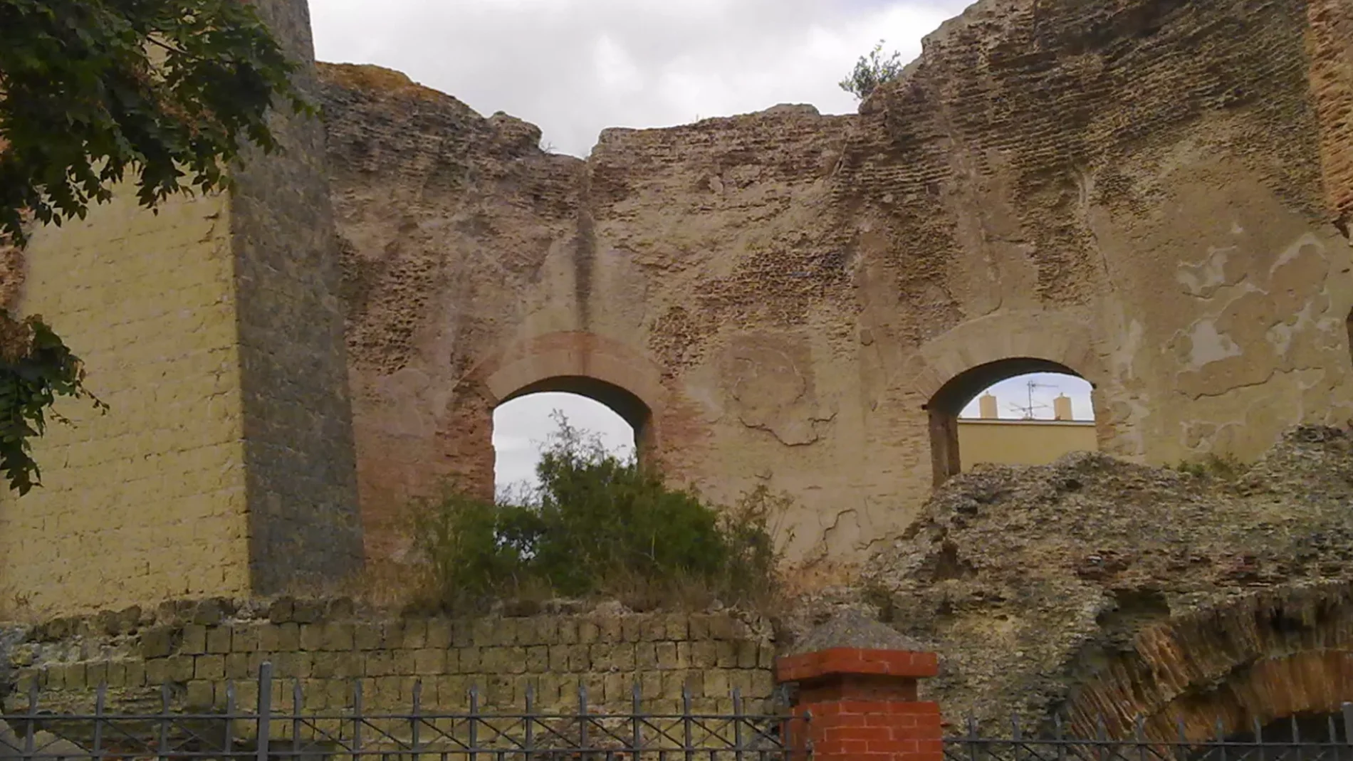 Sobrevivió durante 2.000 años rodeado de un terreno volcánico, pero este templo romano sigue en pie