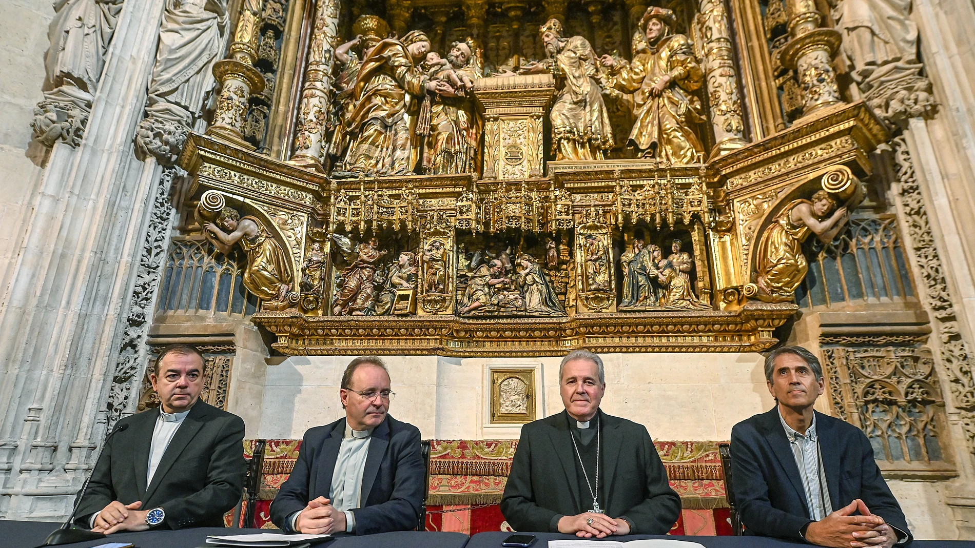 El Cabildo Metropolitano de Burgos presenta los eventos que se van a desarrollar en torno a la inauguración de las nuevas puertas creadas por Antonio López para la Catedral de Burgos