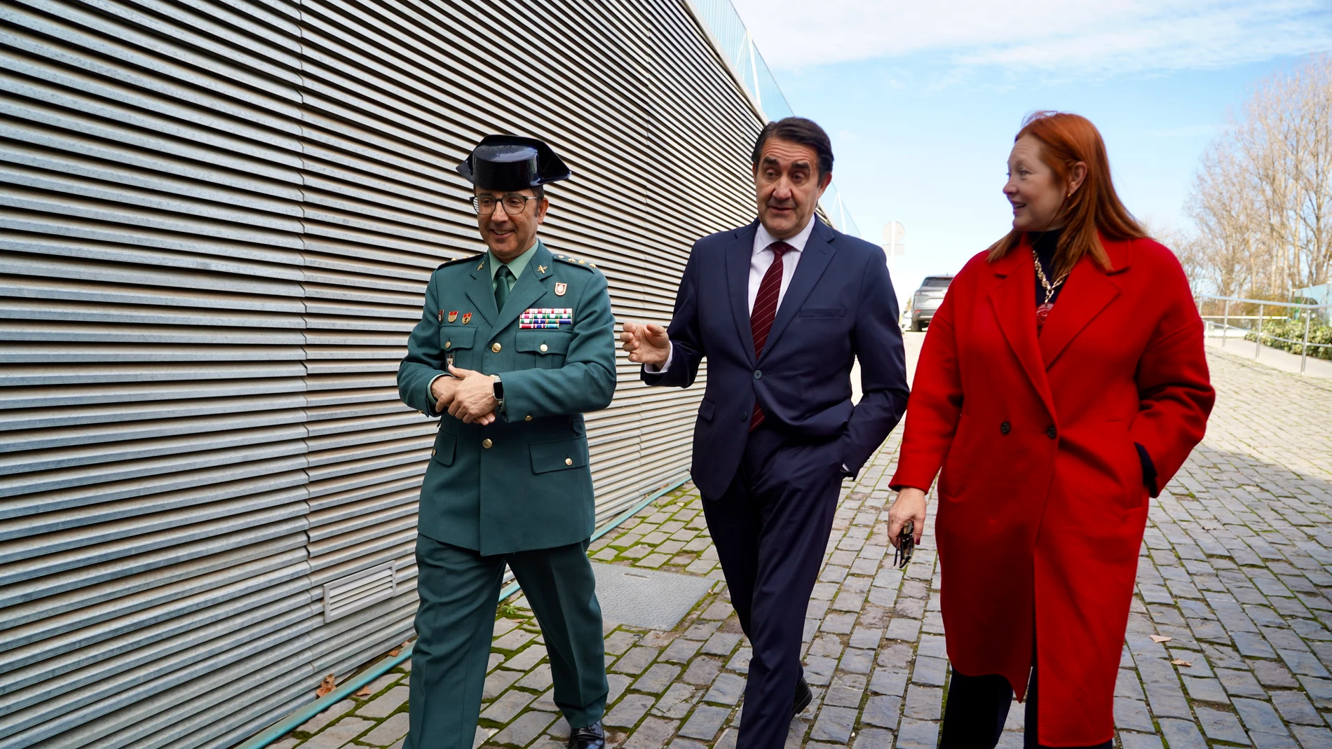 Suárez-Quiñones llega a la jornada junto a Irene Cortés y el coronel Andrés Manuel Velarde