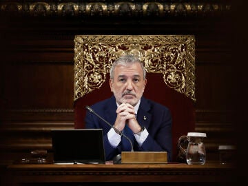 El alcalde de Barcelona, Jaume Collboni, durante una sesión plenaria