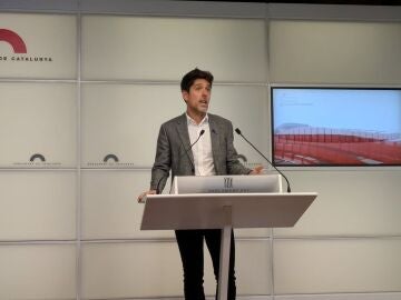 El portavoz de los Comuns en el Parlament, David Cid, en rueda de prensa