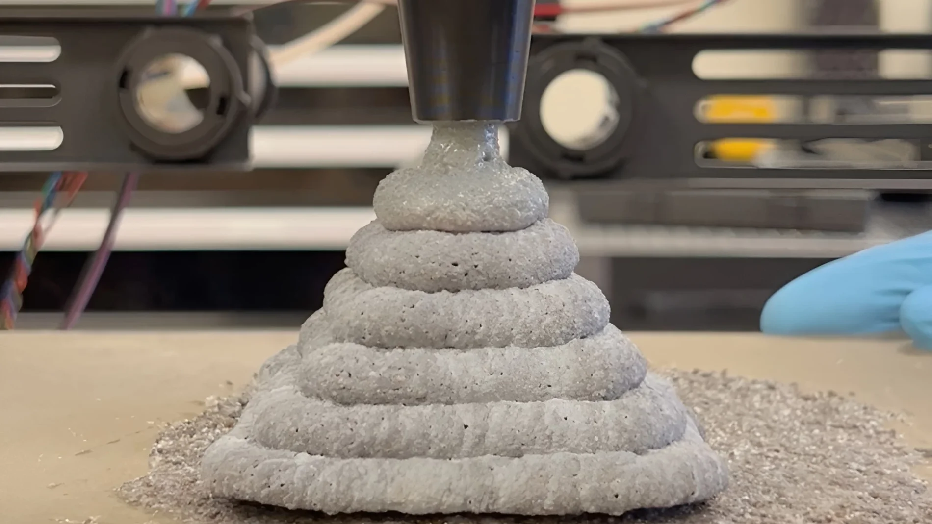 Consiguen imprimir cemento en 3D: puede ser uno de los mayores hitos de la construcción en años