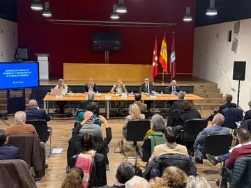 El Ayuntamiento creará una plataforma de gestión unificada y destinará 40 millones a modernizar los mercados municipales El Ayuntamiento creará una plataforma de gestión unificada y destinará 40 millones a modernizar los mercados municipales