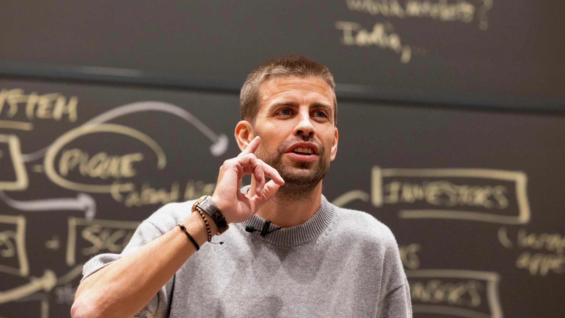 Nueva York, 26/11/2025.- Gerard Piqué debutó esta semana como profesor invitado en Harvard, en Boston, analizando el fenómeno de la Kings League en un caso de estudio como parte de una asignatura sobre el negocio del deporte de un MBA de esa universidad. EFE/Kosmos/Evgenia Eliseeva -SOLO USO EDITORIAL/SOLO DISPONIBLE PARA ILUSTRAR LA NOTICIA QUE ACOMPAÑA (CRÉDITO OBLIGATORIO)-