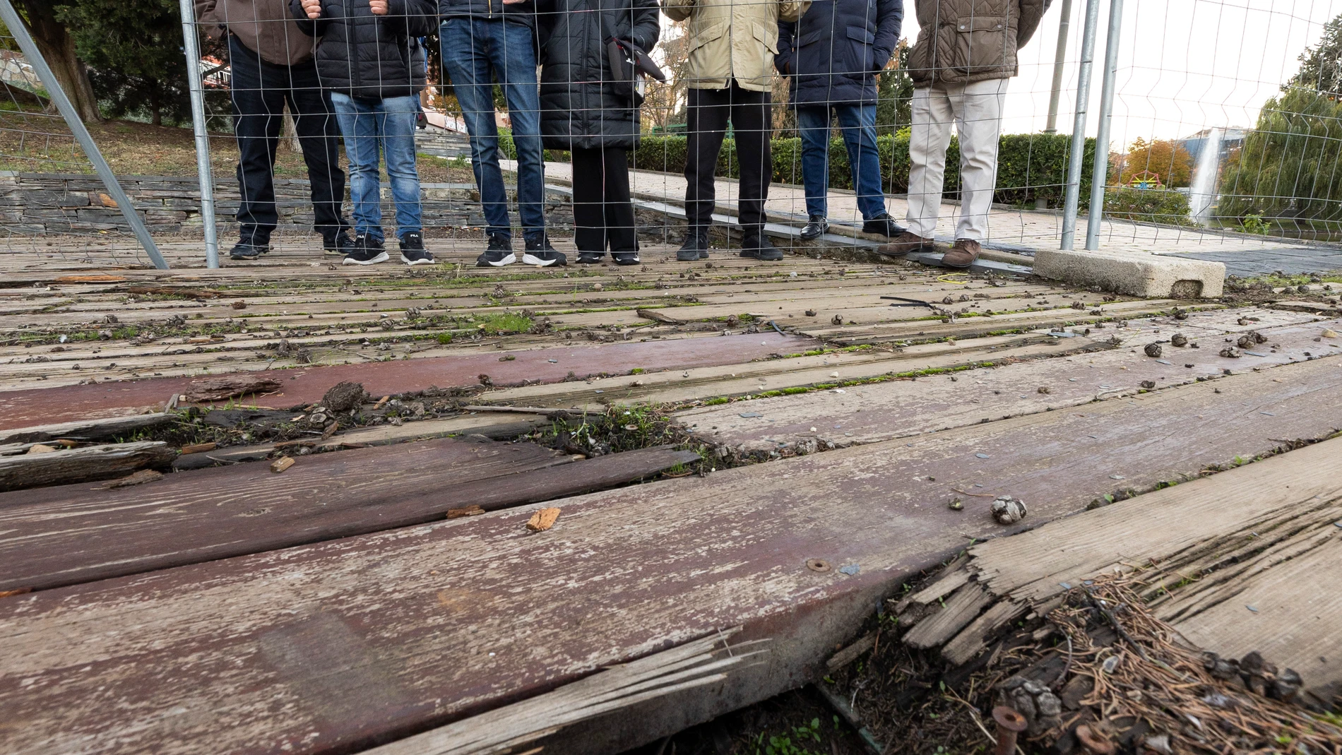 Asociación de vecinos de Coslada denuncia el estado del pueblo y el abandono por parte del ayuntamiento en su mantenimiento. © Jesus G. Feria.