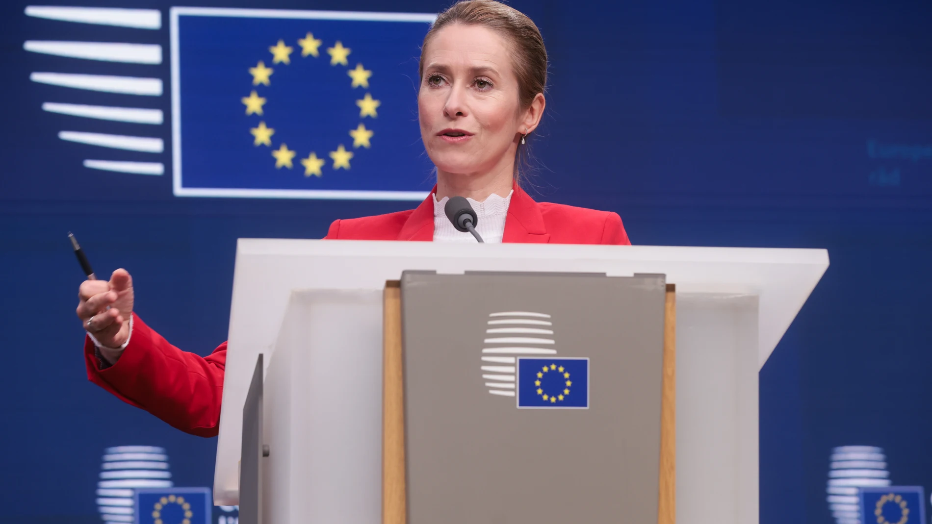 BRUSSELS (Belgium), 26/11/2025.- European High Representative of the Union for Foreign Affairs Kaja Kallas gives a press conference following an informal video conference of foreign affairs ministers in Brussels, Belgium, 26 November 2025. Foreign affairs ministers were expected to discuss the latest developments in the context of the new efforts to achieve peace for Ukraine, following intensive high-level consultations at the G20, in Geneva and during the recent EU-African Union summit. (Bél...