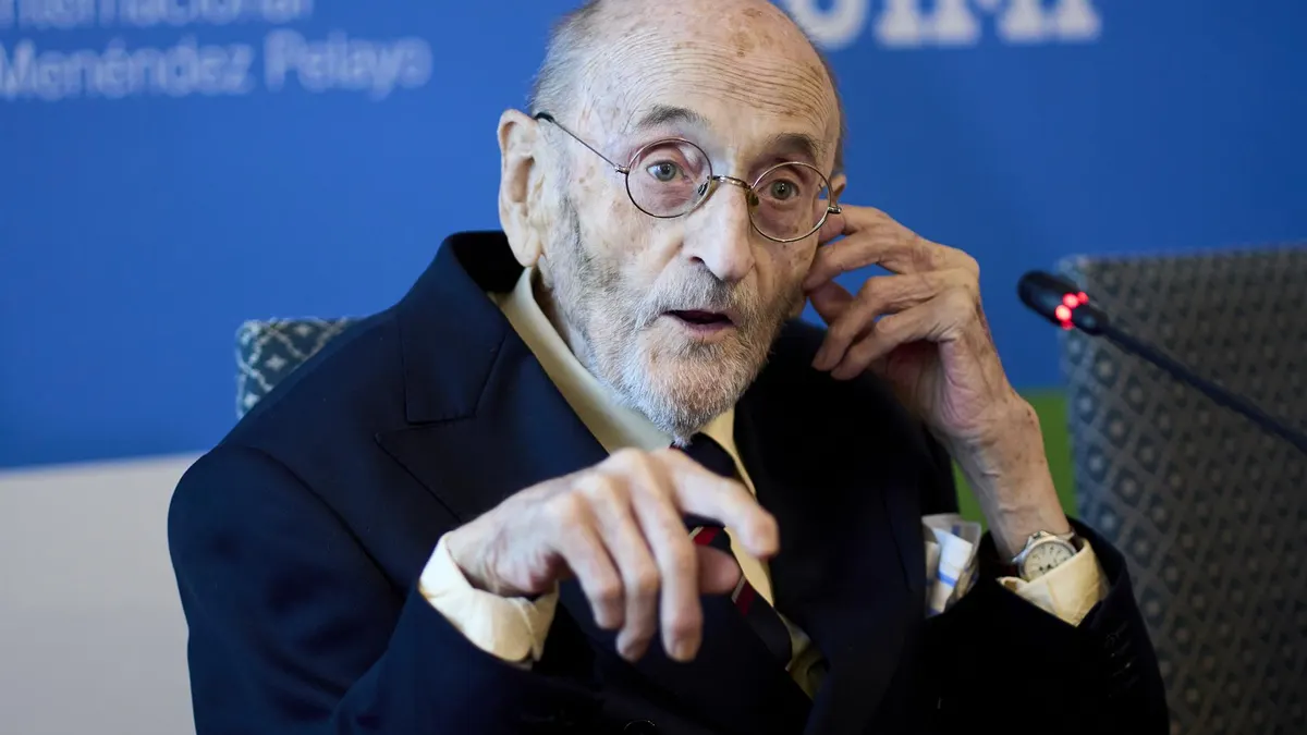 Álvaro Pombo ha cultivado una extensa trayectoria literaria