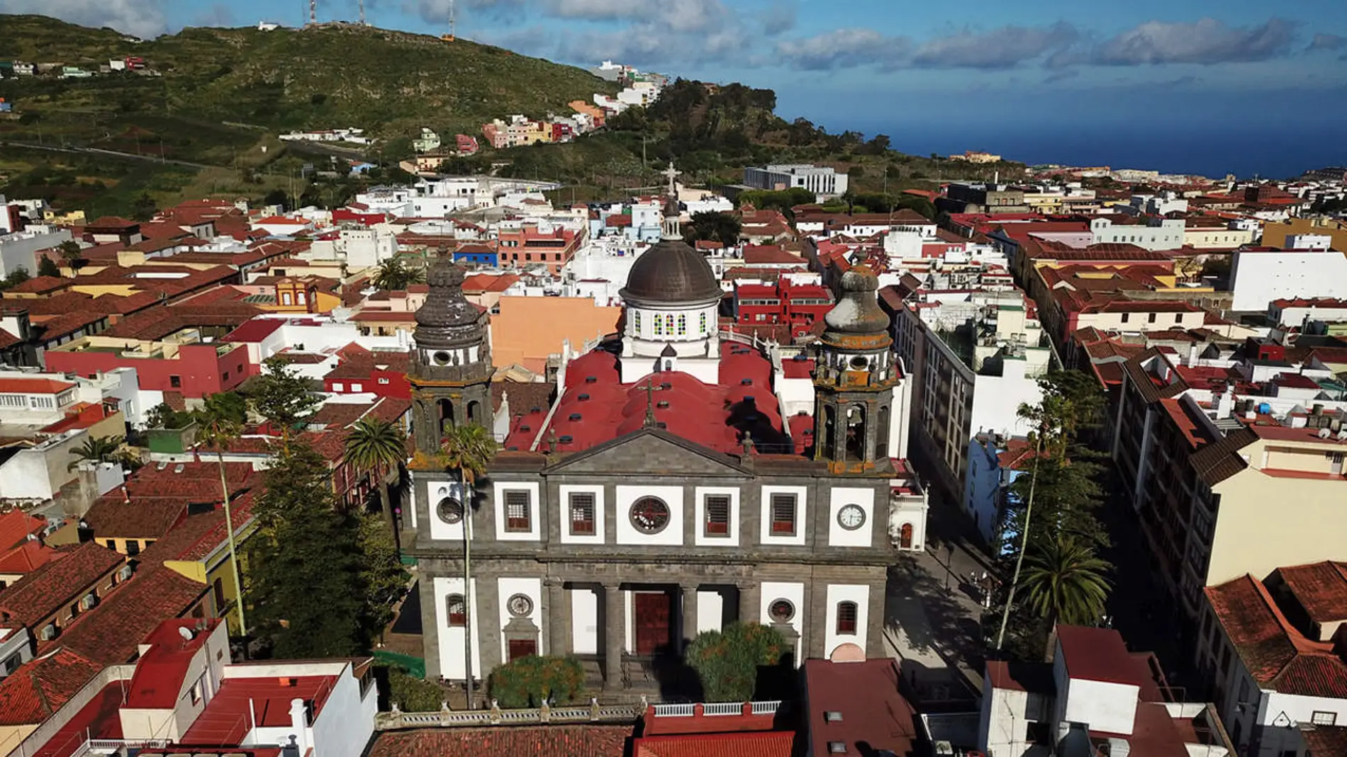 Descubre qué alcaldes de Canarias ganan más en 2024 y quién lidera el ranking salarial