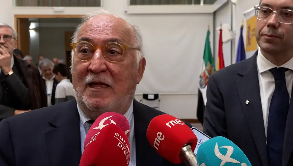 La DGT advierte de que "no va a haber prórroga" con las balizas V-16 obligatorias desde el 1 de enero