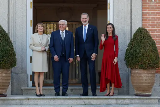 El Gobierno deja solo al Rey en Guernica con el presidente alemán El Gobierno deja solo al Rey en Guernica con el presidente alemán