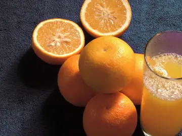 ¿Qué le pasa a tu cuerpo si bebes un vaso de zumo de naranja todos los días? ¿Qué le pasa a tu cuerpo si bebes un vaso de zumo de naranja todos los días?