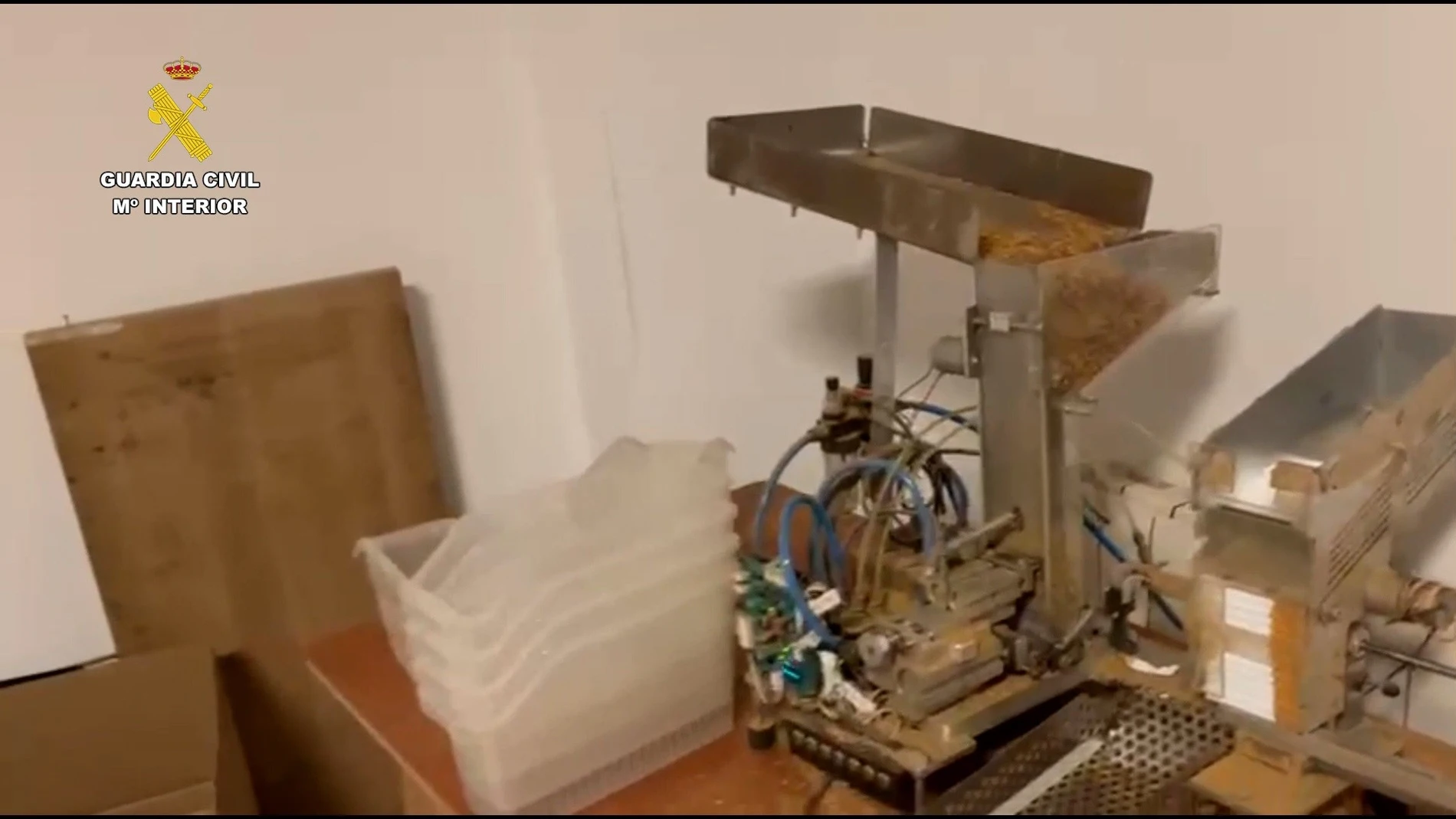 Maquina intervenida en la vivienda del investigado en Mancha RealREMITIDA / HANDOUT por Guardia CivilFotografía remitida a medios de comunicación exclusivamente para ilustrar la noticia a la que hace referencia la imagen, y citando la procedencia de la imagen en la firma26/11/2025