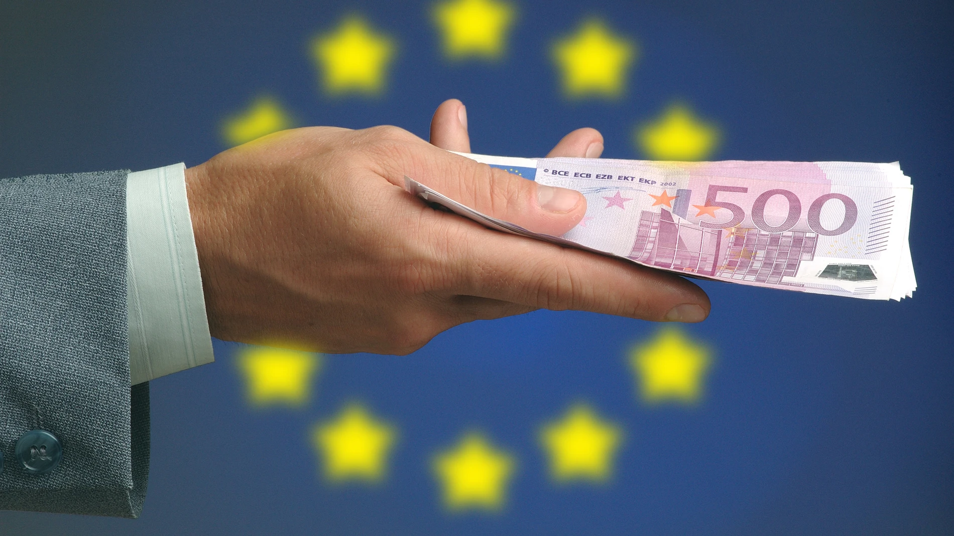 El sospechoso presentaba todos los años la Declaración de la Renta haciéndose pasar por su madre, lo que le permitía cobrar la pensión que le corresponde