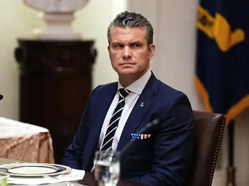 EEUU.-Hegseth da 15 días a la Armada para tomar posición ante el senador que pidió a las tropas ignorar órdenes ilegales EEUU.-Hegseth da 15 días a la Armada para tomar posición ante el senador que pidió a las tropas ignorar órdenes ilegales
