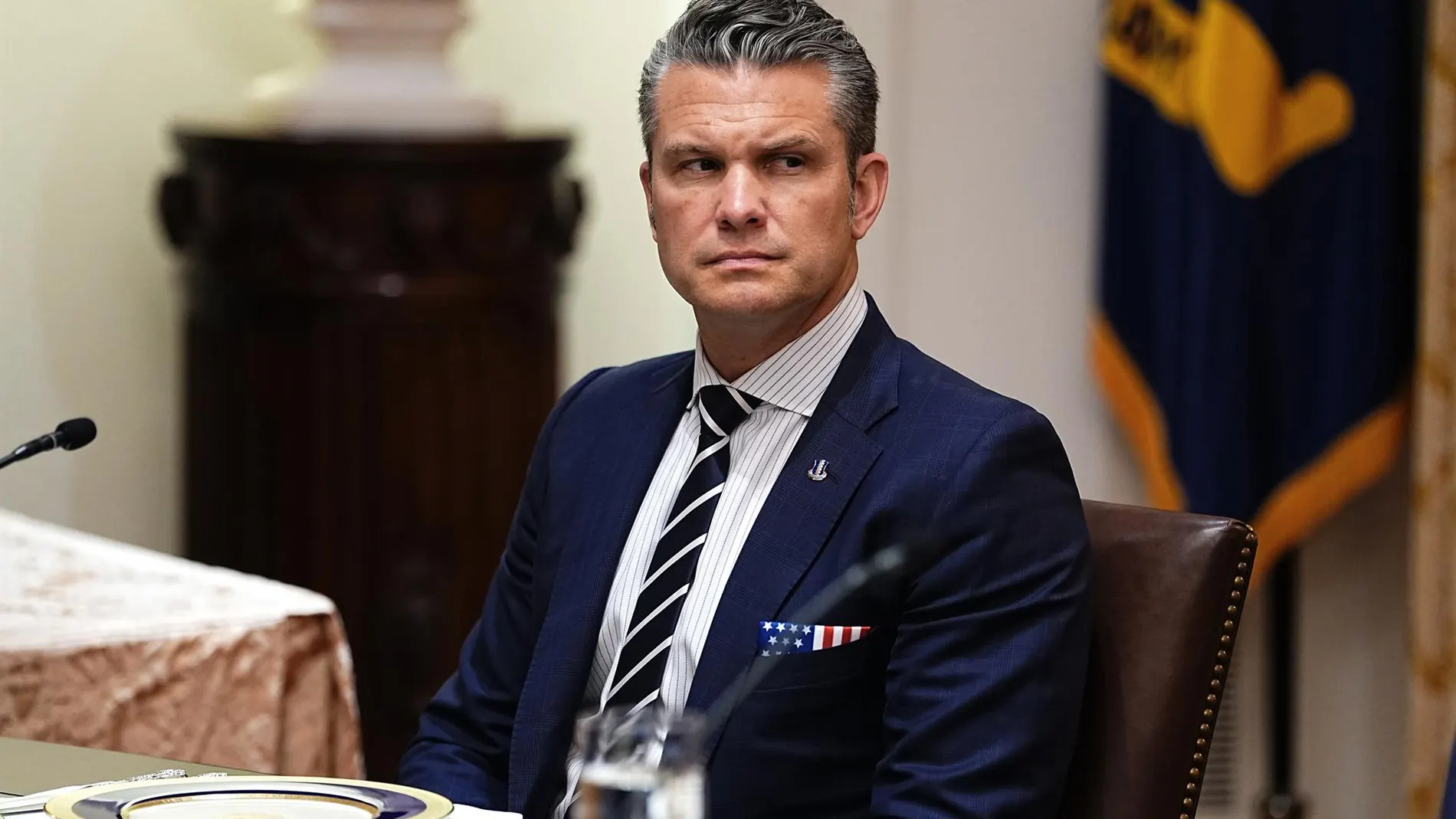 EEUU.-Hegseth da 15 días a la Armada para tomar posición ante el senador que pidió a las tropas ignorar órdenes ilegales