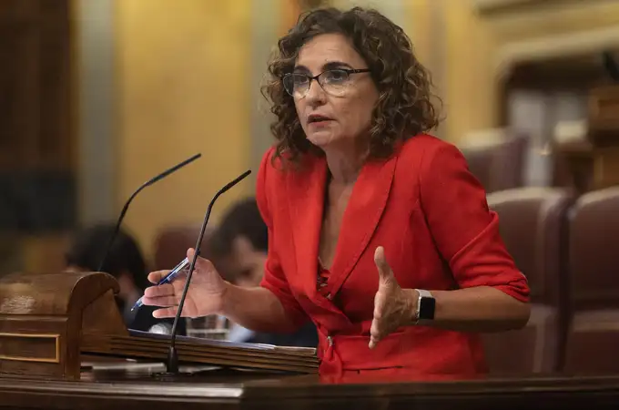 Los economistas cargan contra Hacienda: Los economistas cargan contra Hacienda: