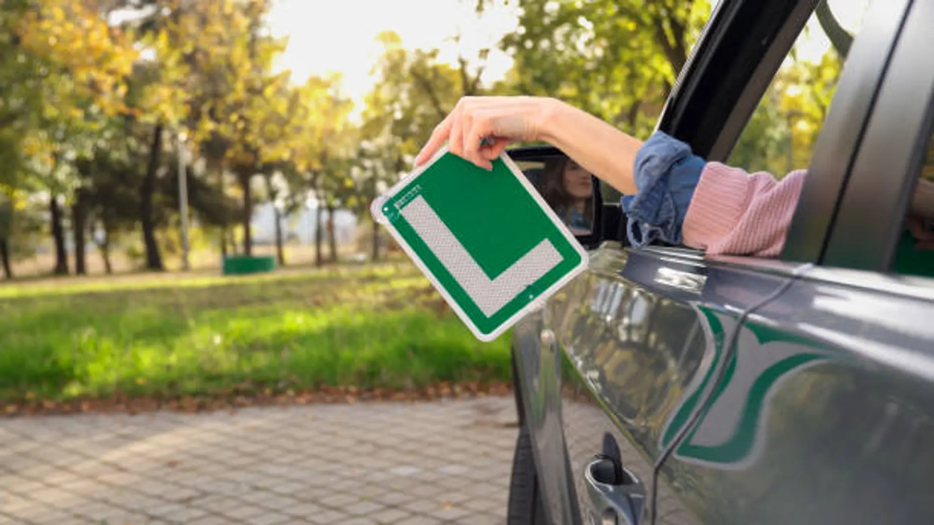 Cómo perder el miedo al volante: 5 consejos para ganar confianza si estás empezando a conducir