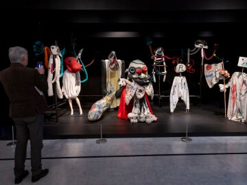 El vestuario original de Miró para "Mori el Merma" en el Museu Picasso de Barcelona