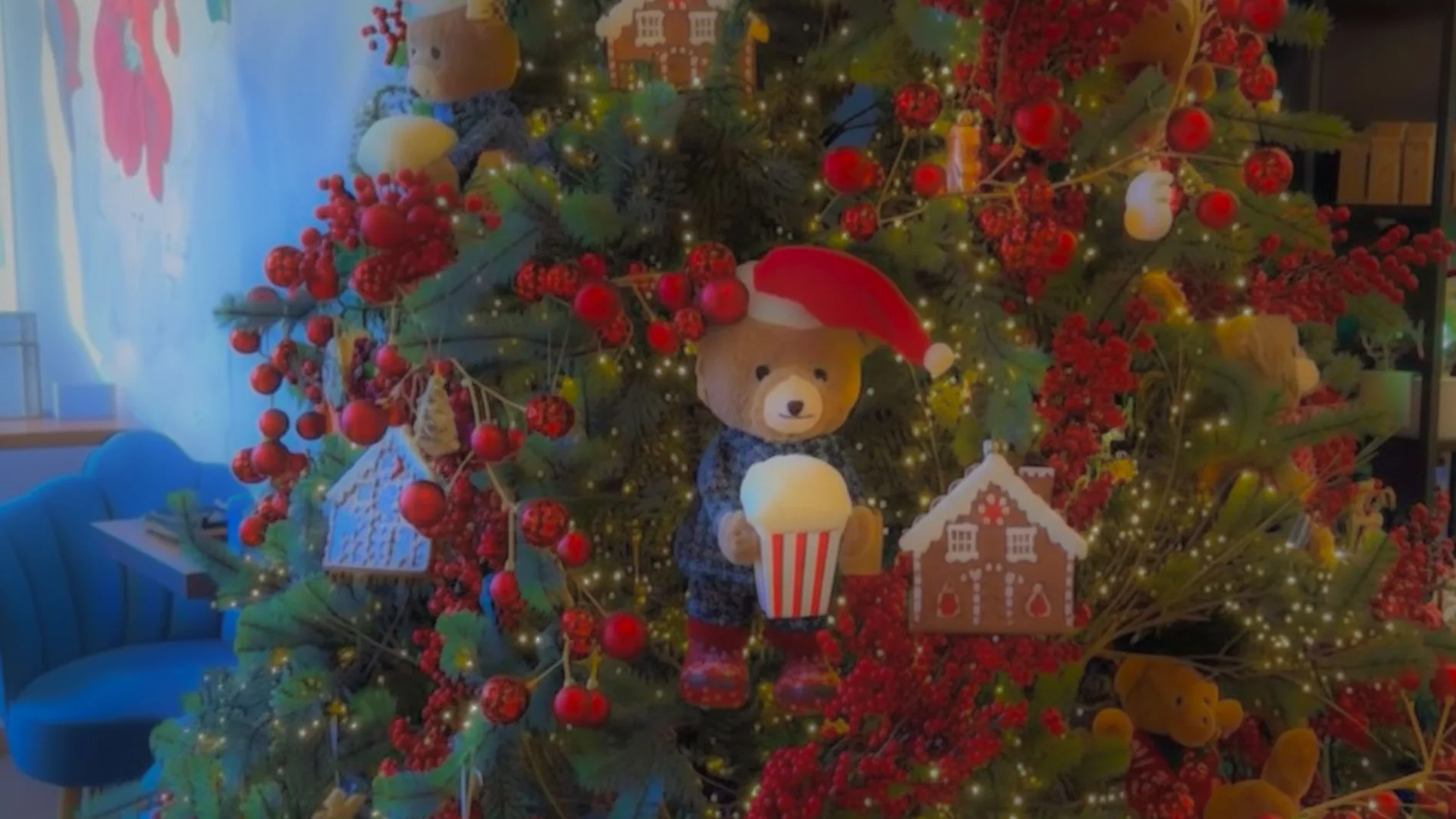 Así es la tienda de Navidad que arrasa en Madrid: dos plantas y una cafetería secreta