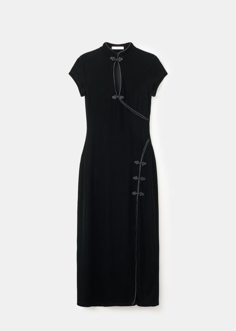 Vestido terciopelo alamares abertura.