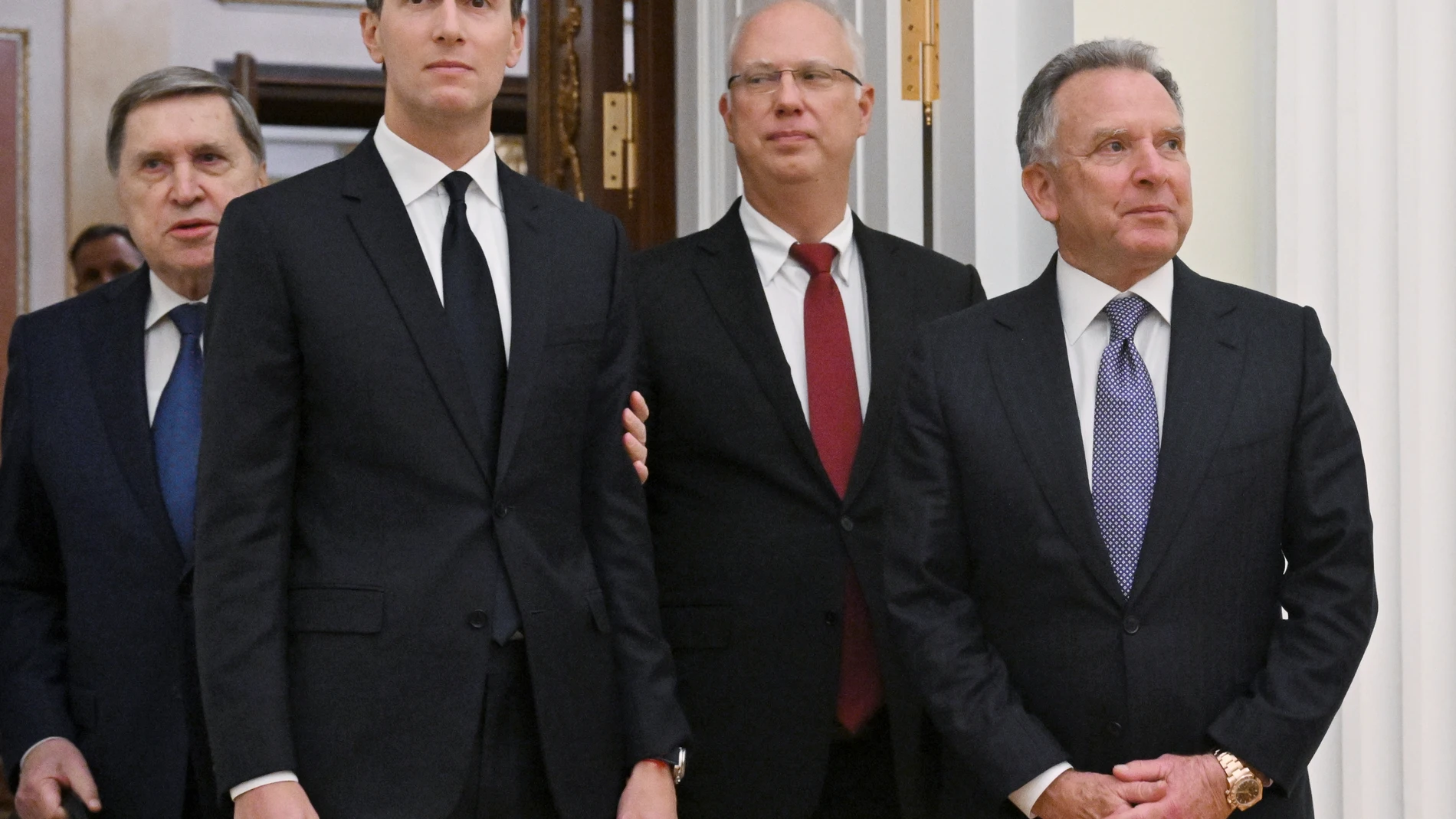 MOSCOW (Russian Federation), 02/12/2025.- Russian Presidential Aide Yury Ushakov (L), Trump's son-in-law Jared Kushner (2-L), US Presidential Envoy Steve Witkoff (R), and Kirill Dmitriev (2-R), CEO of the Russian Direct Investment Fund (RDIF), Special Representative of the President of the Russian Federation for Investment and Economic Cooperation with Foreign Countries, attend a meeting with Russian President Vladimir Putin (not pictured) at the Kremlin in Moscow, Russia, 02 December 2025. P...