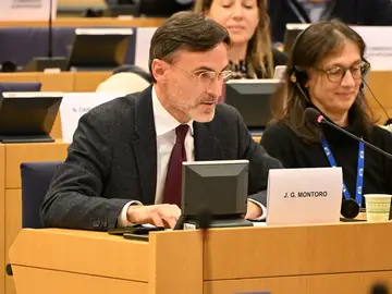 El consejero de Fomento e Infraestructuras, Jorge García Montoro, durante su intervención en las Comisiones de Vivienda y Empleo del Parlamento Europeo El consejero de Fomento e Infraestructuras, Jorge García Montoro, durante su intervención en las Comisiones de Vivienda y Empleo del Parlamento Europeo Carme Ripollés / Europa Press 02/12/2025