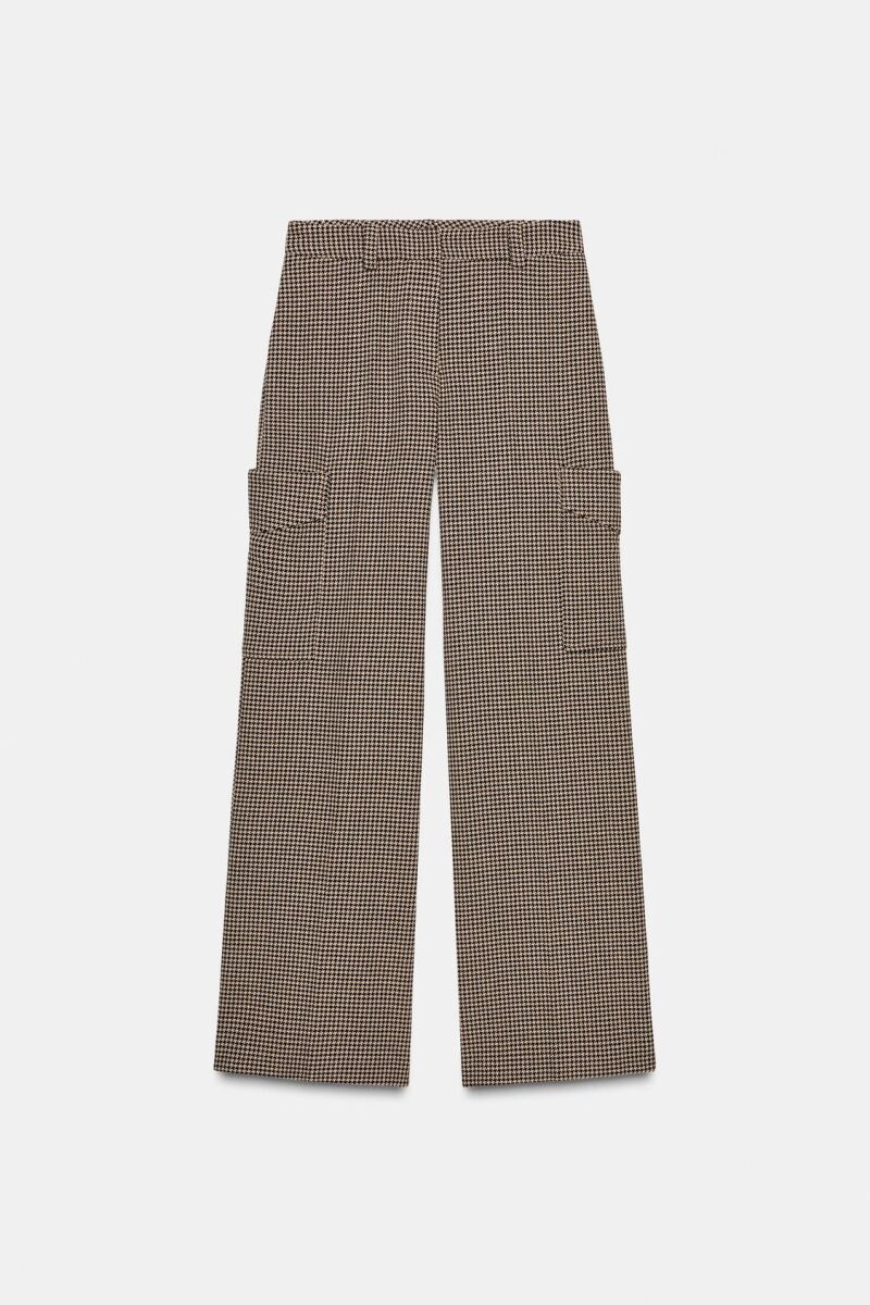 Pantalón cargo pata de gallo.