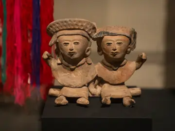 El ministro de Cultura, Ernest Urtasun inaugura en el Museo Arqueológico Nacional la gran exposición sobre las El ministro de Cultura, Ernest Urtasun inaugura en el Museo Arqueológico Nacional la gran exposición sobre las mujeres en las culturas indígenas