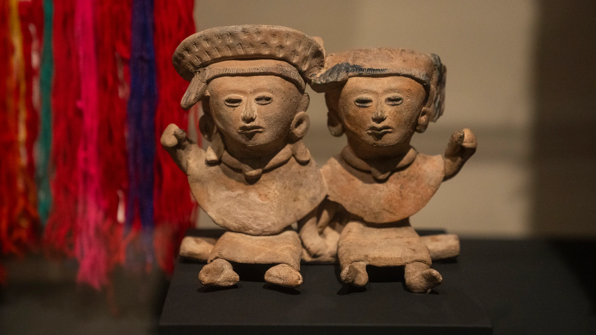 El ministro de Cultura, Ernest Urtasun inaugura en el Museo Arqueológico Nacional la gran exposición sobre las mujeres en las culturas indígenas