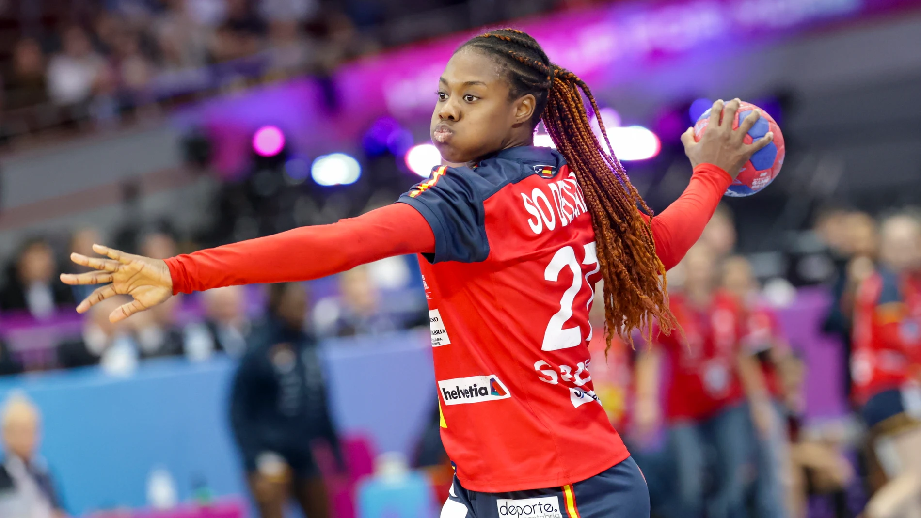 Dortmund (Germany), 02/12/2025.- Danila Patricia So Delgado-Pinto of Spain in action during the IHF Women's Handball World Championship 2025 match between Spain and Serbia in Dortmund, Germany, 02 December 2025. (Balonmano, Alemania, España) EFE/EPA/CHRISTOPHER NEUNDORF