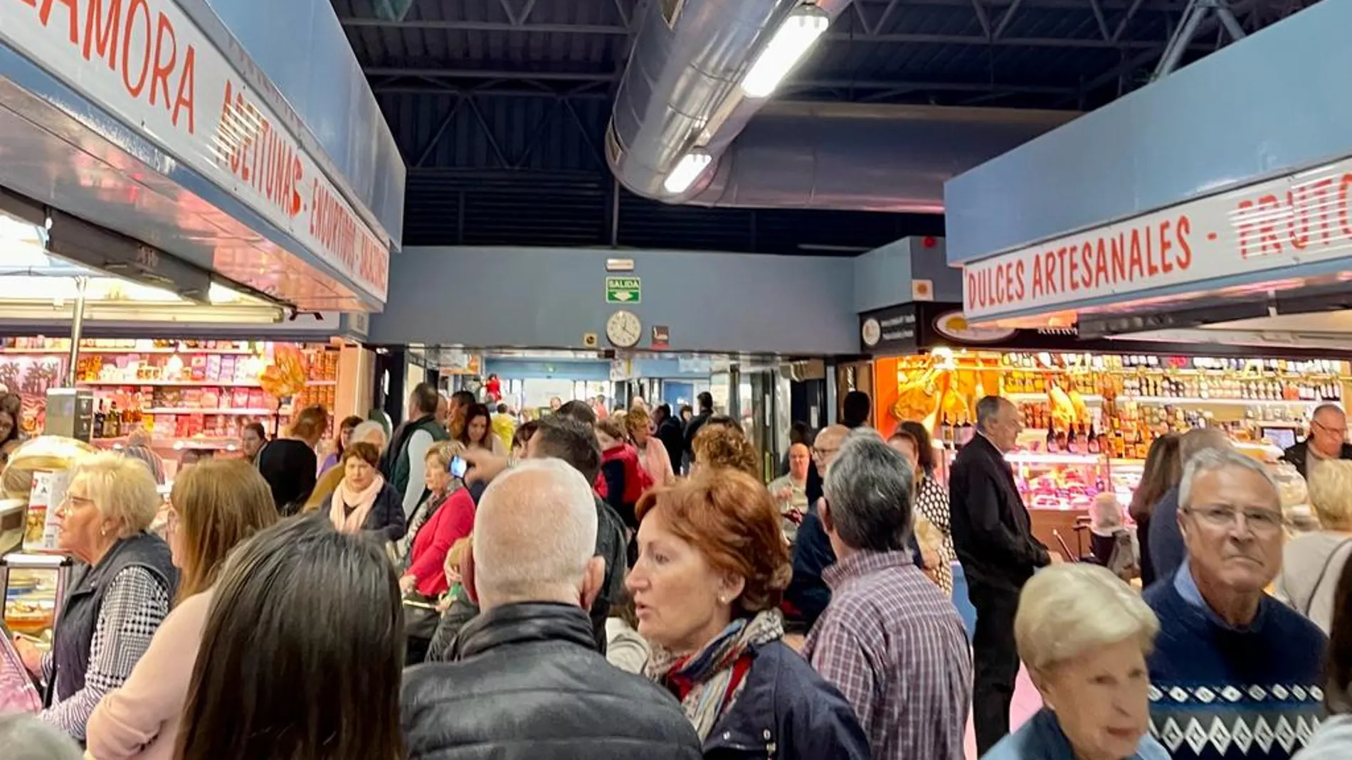 Los cuatro mercados municipales de Alicante abrirán el sábado 6 de diciembre, Día de la Constitución