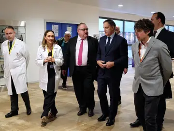 Alejandro Vázquez visita junto a Carlos García Carbayo las instalaciones en Salamanca Alejandro Vázquez visita junto a Carlos García Carbayo las instalaciones en Salamanca