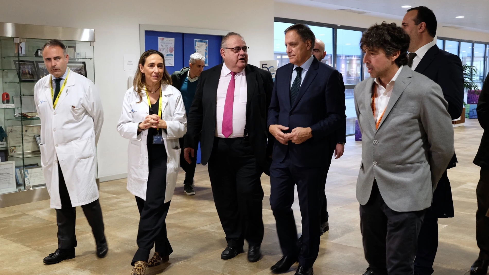 Alejandro Vázquez visita junto a Carlos García Carbayo las instalaciones en Salamanca