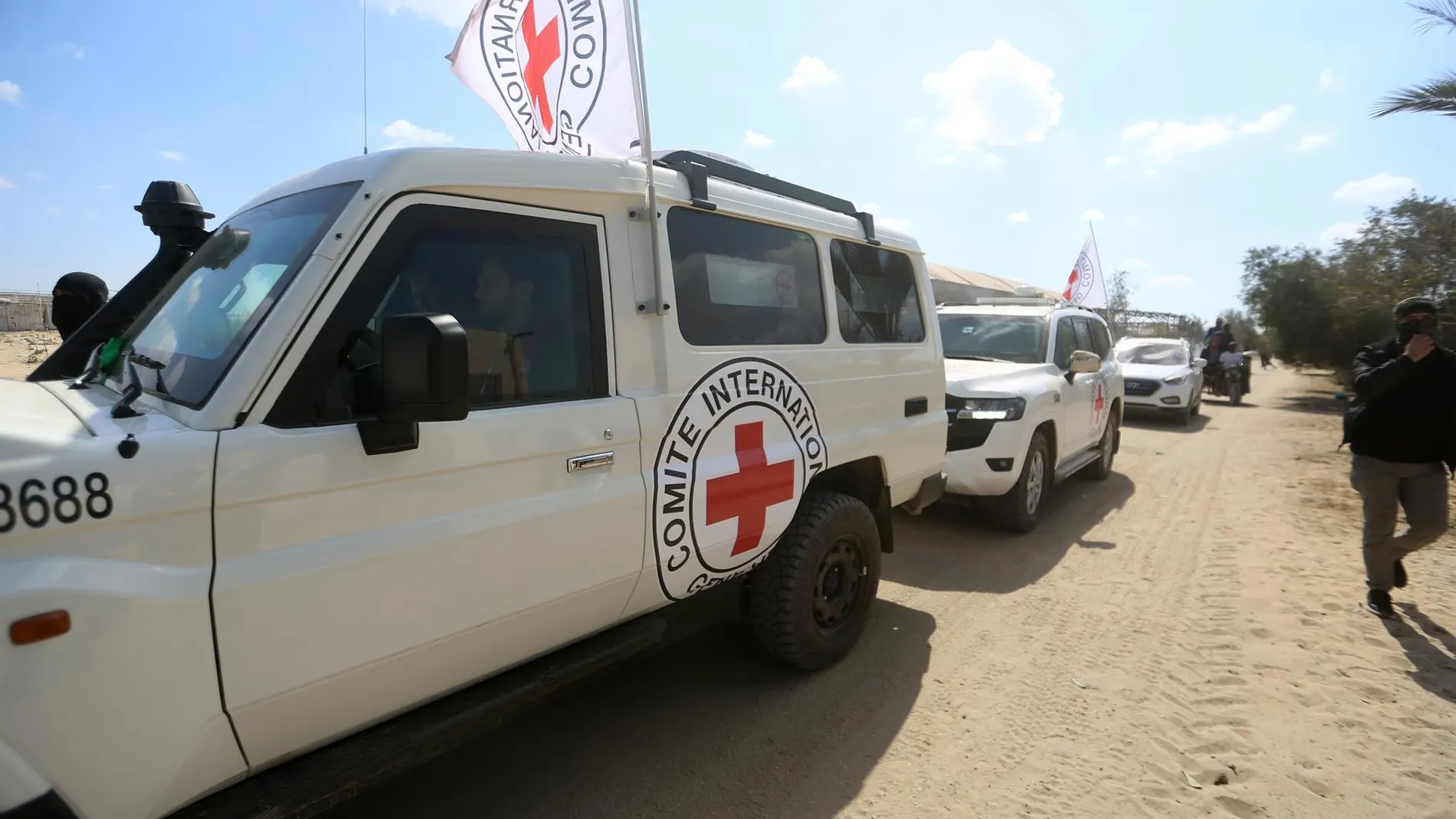 O.Próximo.- AMP.- Israel recibe restos no especificados de manos del CICR en la Franja de Gaza