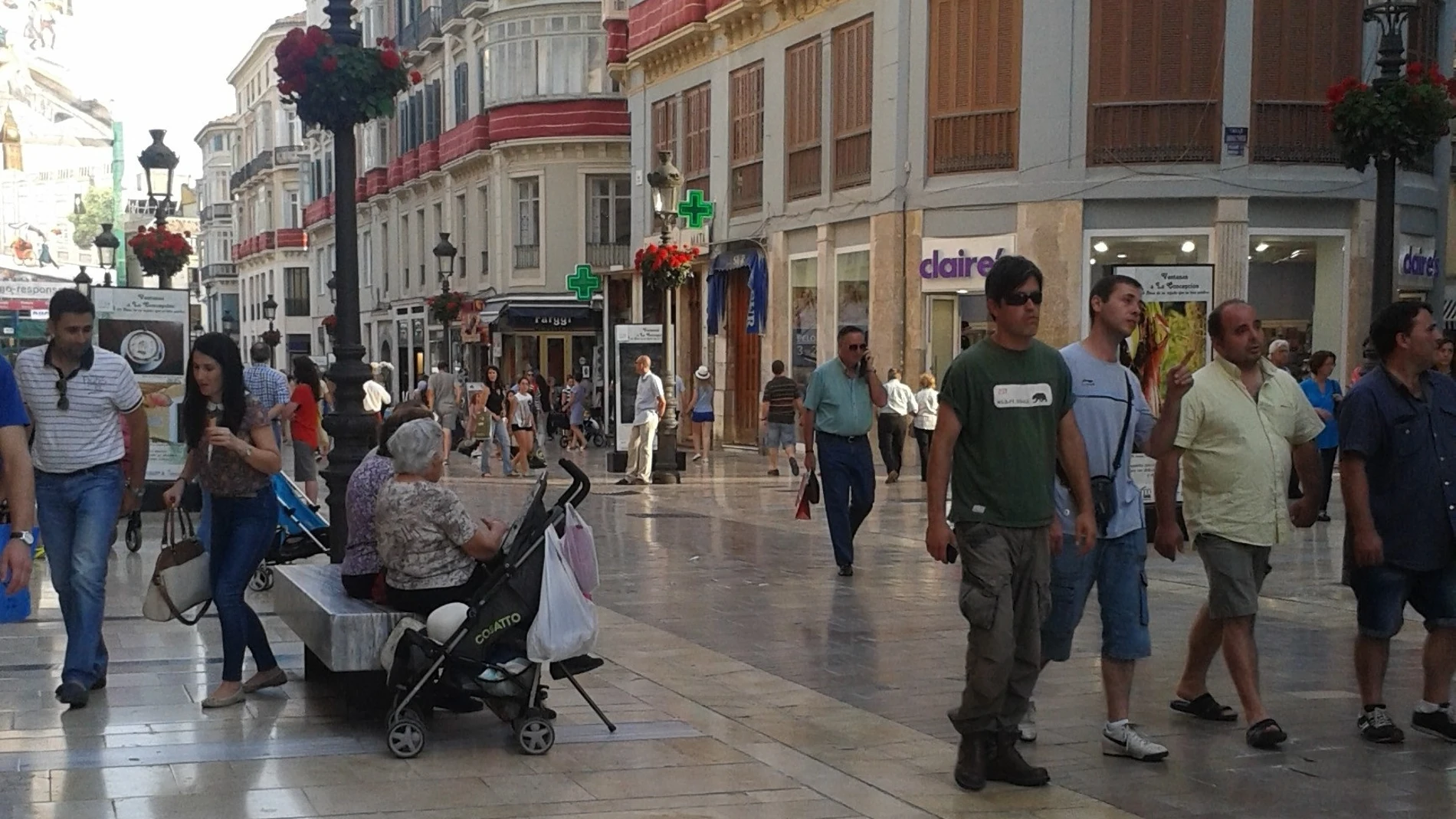 La provincia de Málaga crece en 16.482 habitantes durante 2024 y realiza el mayor aporte poblacional a Andalucía, comunidad autónoma que, a 1 de enero de 2025, cuenta con 8.676.713 habitantes (+44.851) según datos recogidos y publicados por el INE. EUROPA PRESS 02/12/2025