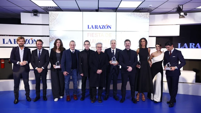 LA RAZÓN celebra este 4 de diciembre su gran fiesta de Navidad, una noche irrepetible para brindar por lo que viene, apoyar el talento que nace en nuestro país y compartir con amigos el espíritu cultural que nos une. Más de 500 invitados se darán cita en un encuentro que reunirá a voces destacadas de la política, la empresa, el arte, la moda y el ocio.