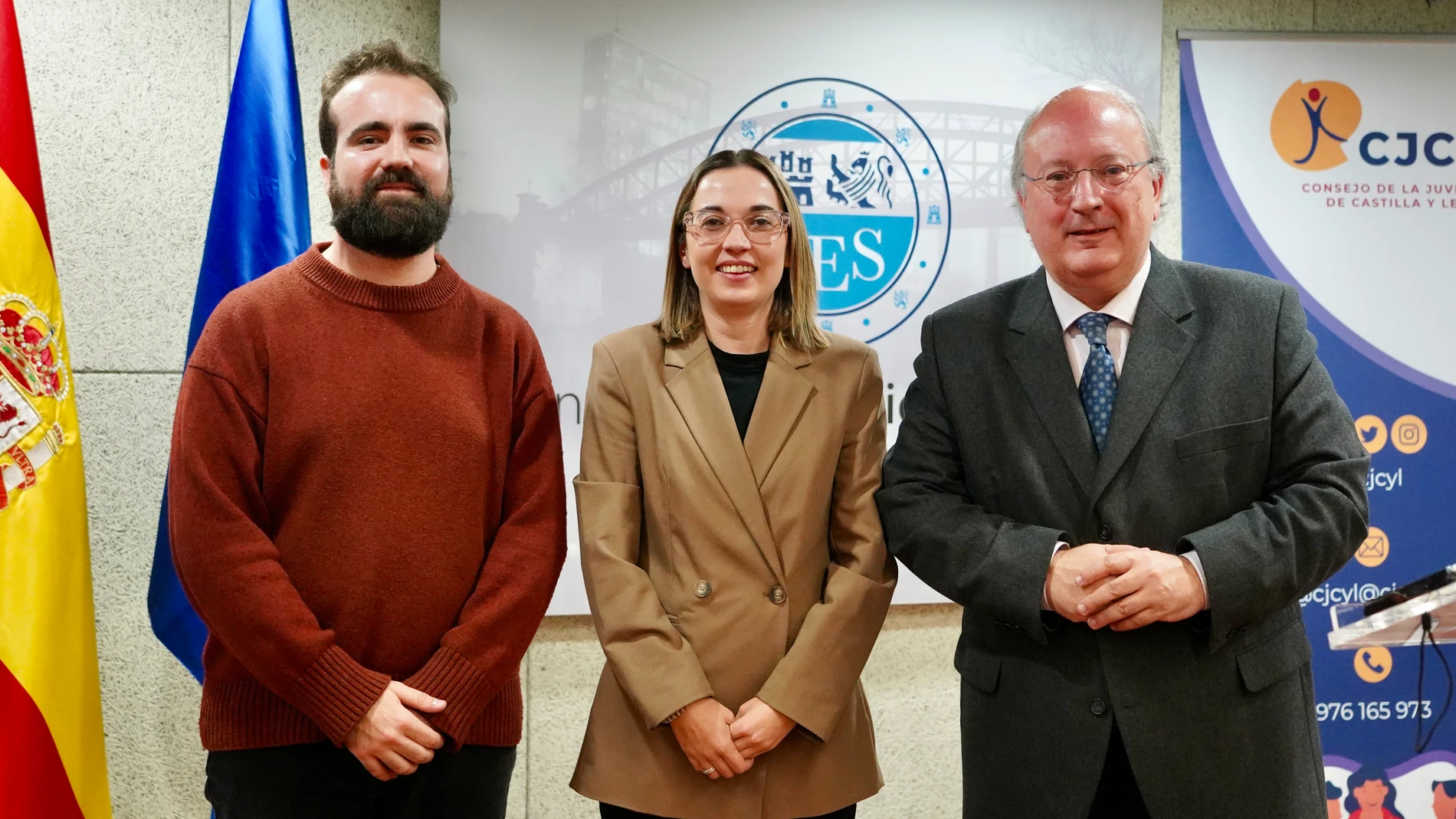 El presidente del Consejo Económico y Social de Castilla y León, Enrique Cabero, el secretario y responsable del área Socioeconómica y Derechos Humanos del Consejo de la Juventud de España, Francisco Javier Muñoz Rodríguez, y la presidenta del Consejo de la Juventud de Castilla y León, Sandra Ámez, presentan los datos de Castilla y León en el segundo semestre de 2024 del Observatorio de Emancipación.
