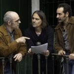 Luis Tosar, Rafael Cobos y Jes&uacute;s Carroza durante el rodaje de "Golpes"