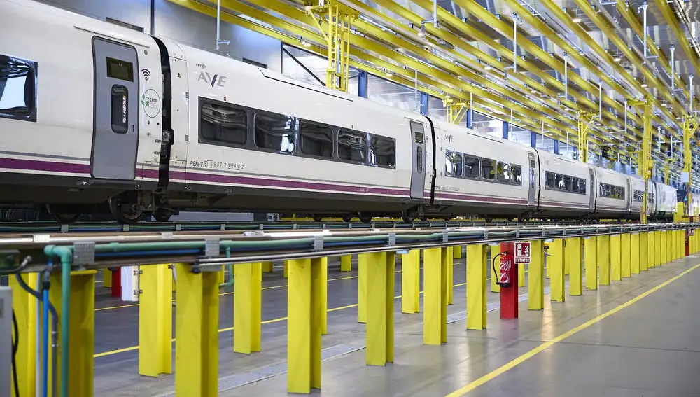 Economía/Transportes.- La CNMC sube las tarifas máximas que Renfe podrá cobrar a Ouigo por el uso de sus talleres